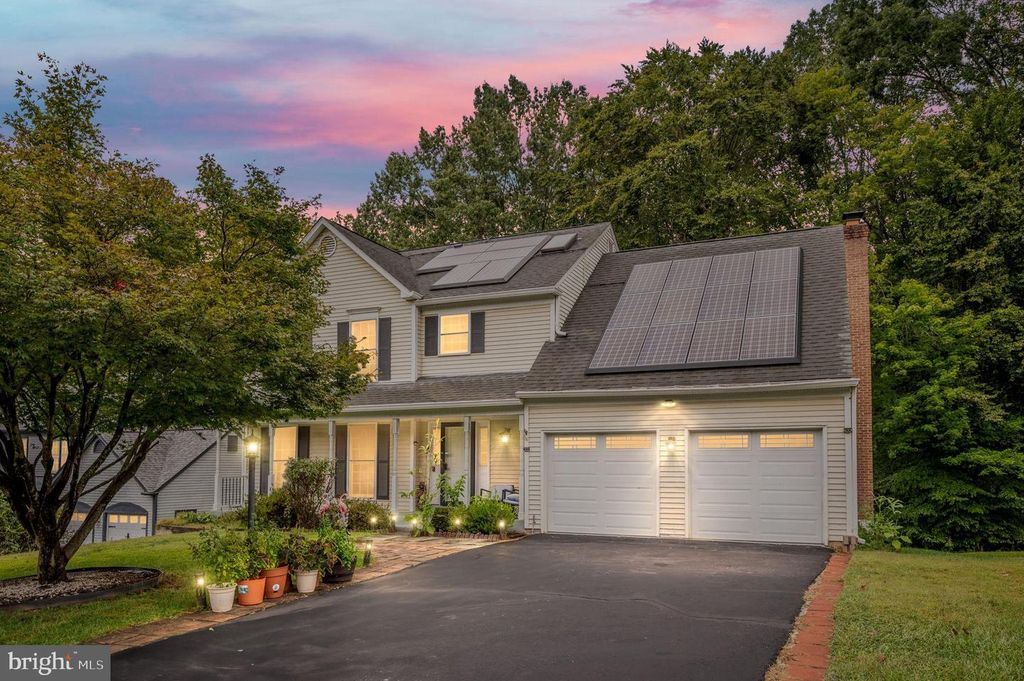 4078 WESTWIND DR, Woodbridge, VA 22193