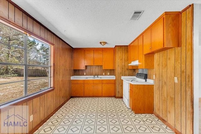 1108 Mary Ann Drive, Hinesville, GA 31313