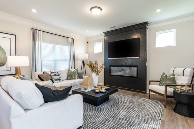 613 Nightengale Ridge Dr, Columbia, TN 38401