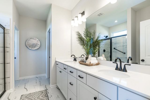 613 Nightengale Ridge Dr, Columbia, TN 38401