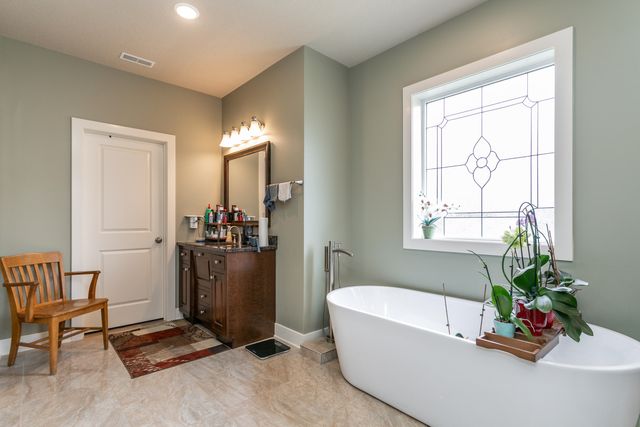 11033 E TIMMONS RD, Centralia, MO 65255