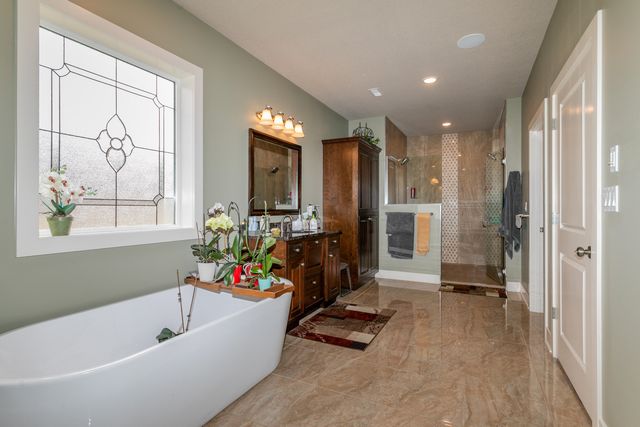 11033 E TIMMONS RD, Centralia, MO 65255