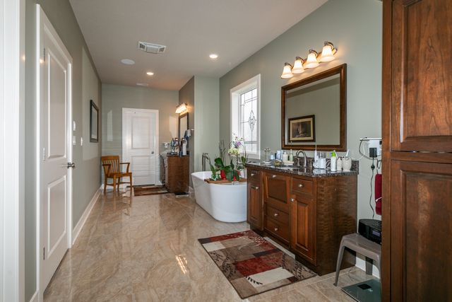 11033 E TIMMONS RD, Centralia, MO 65255