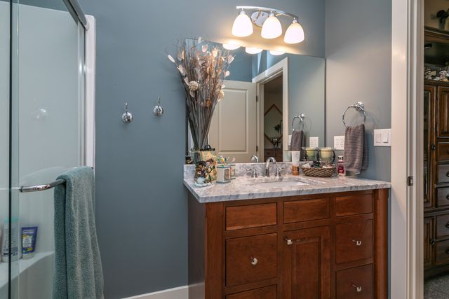 11033 E TIMMONS RD, Centralia, MO 65255