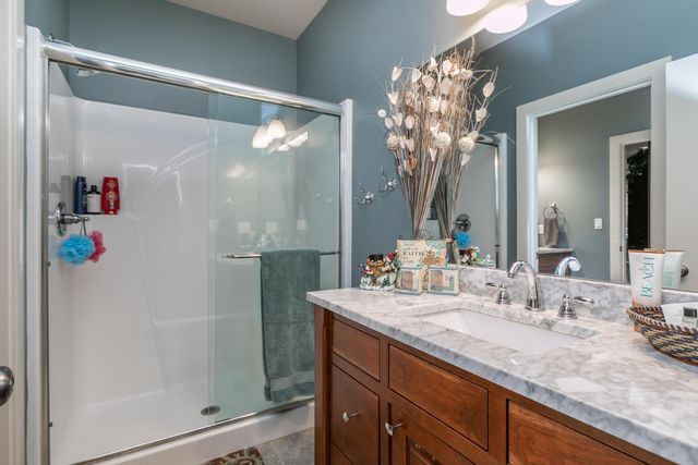 11033 E TIMMONS RD, Centralia, MO 65255