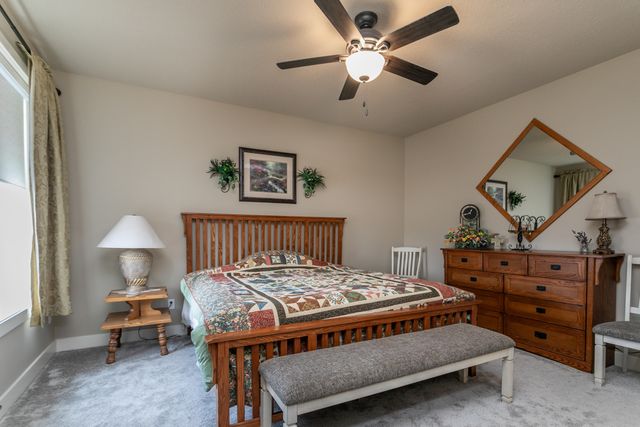 11033 E TIMMONS RD, Centralia, MO 65255