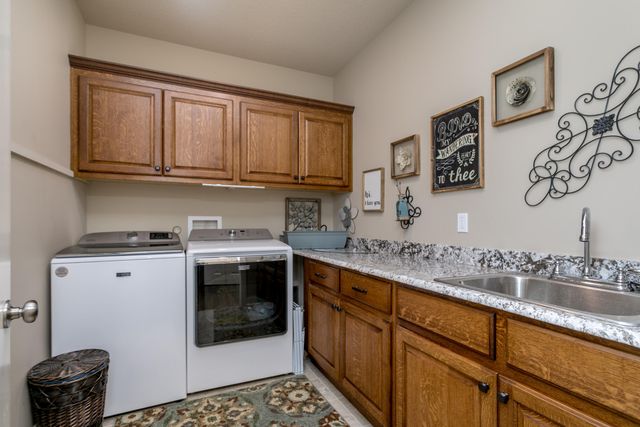 11033 E TIMMONS RD, Centralia, MO 65255