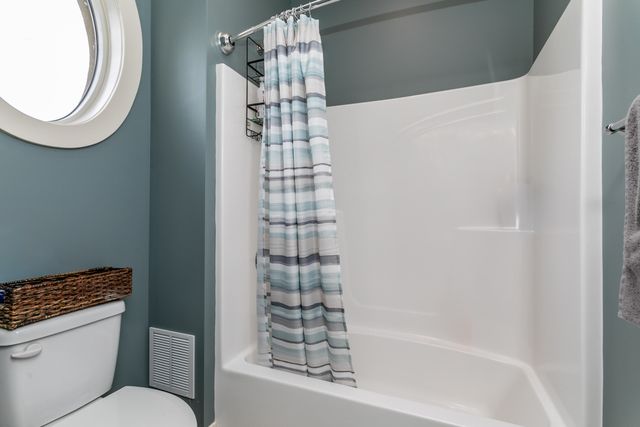 11033 E TIMMONS RD, Centralia, MO 65255