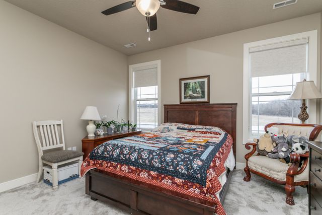 11033 E TIMMONS RD, Centralia, MO 65255