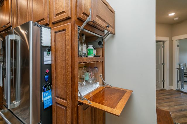 11033 E TIMMONS RD, Centralia, MO 65255