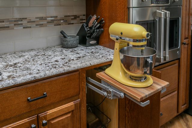 11033 E TIMMONS RD, Centralia, MO 65255