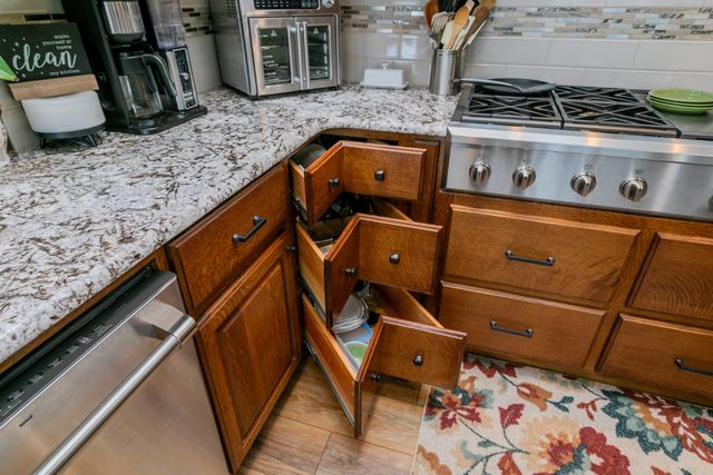 11033 E TIMMONS RD, Centralia, MO 65255