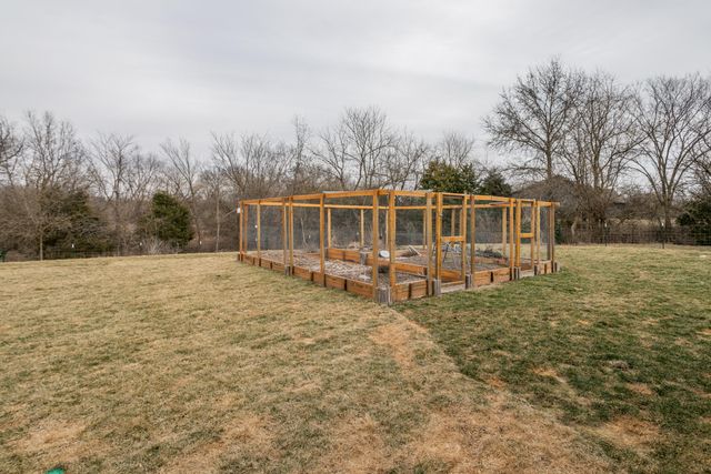 11033 E TIMMONS RD, Centralia, MO 65255