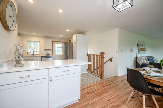 910 E ST. EUNICE RD, Fulton, MO 65251