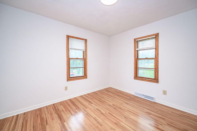 910 E ST. EUNICE RD, Fulton, MO 65251