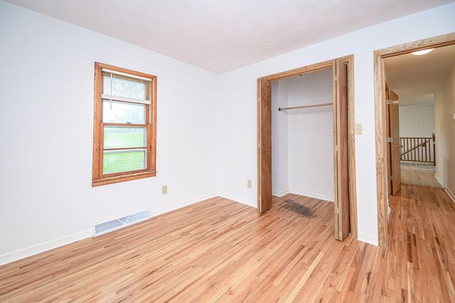 910 E ST. EUNICE RD, Fulton, MO 65251