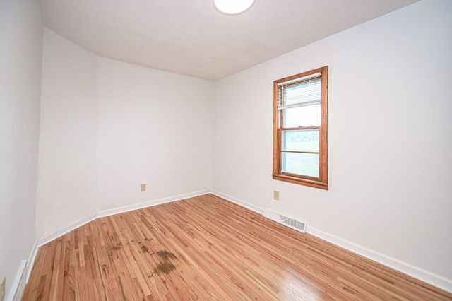 910 E ST. EUNICE RD, Fulton, MO 65251