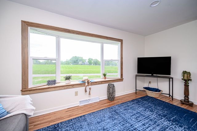 910 E ST. EUNICE RD, Fulton, MO 65251