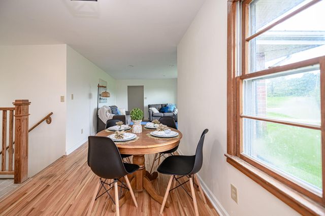 910 E ST. EUNICE RD, Fulton, MO 65251