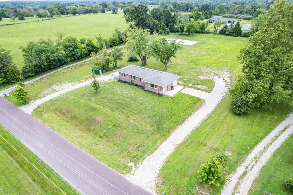 910 E ST. EUNICE RD, Fulton, MO 65251