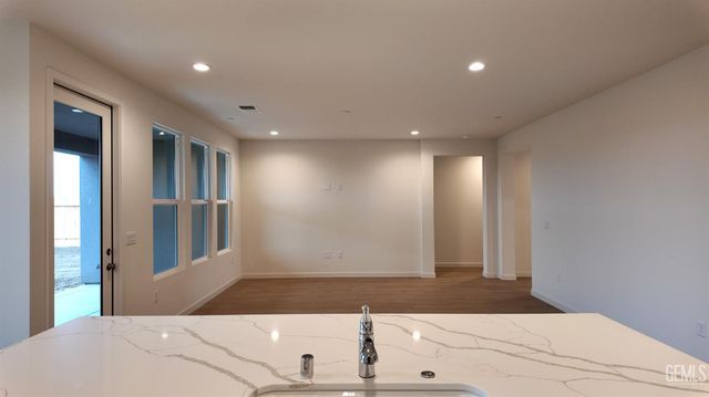 7402 Cryosphere Street, Bakersfield, CA 93311