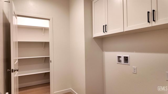 7402 Cryosphere Street, Bakersfield, CA 93311