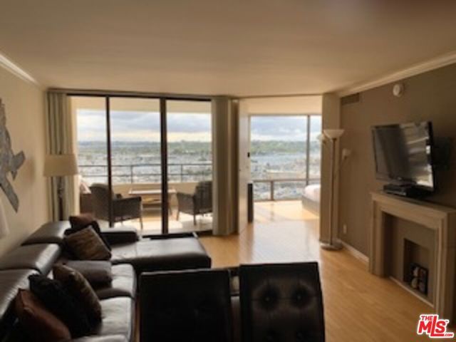 4314 Marina City 1028, Marina Del Rey, CA 90292