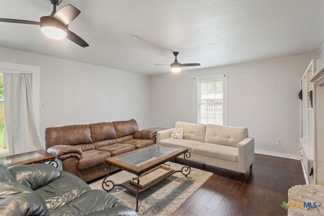 425 E 13th Avenue, Belton, TX 76513