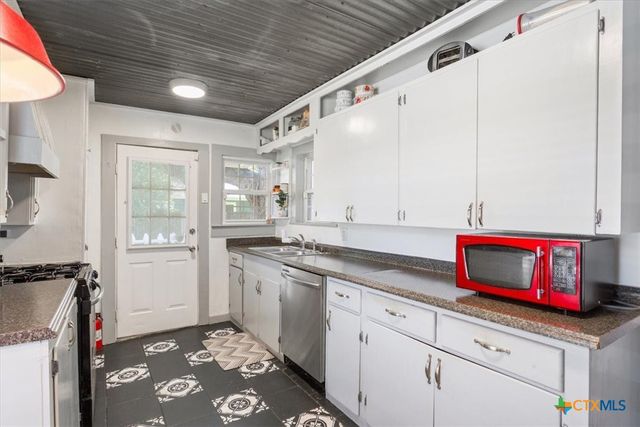 425 E 13th Avenue, Belton, TX 76513