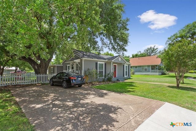 425 E 13th Avenue, Belton, TX 76513