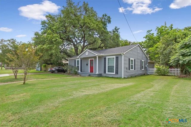 425 E 13th Avenue, Belton, TX 76513