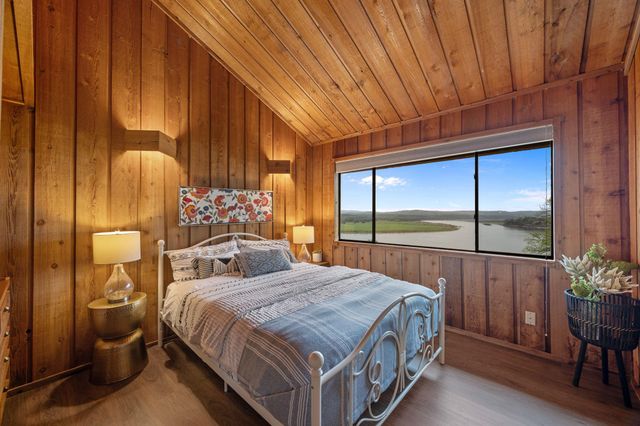 403 Coventry RD, Spicewood, TX 78669