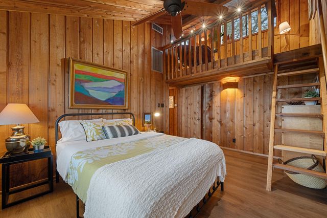 403 Coventry RD, Spicewood, TX 78669