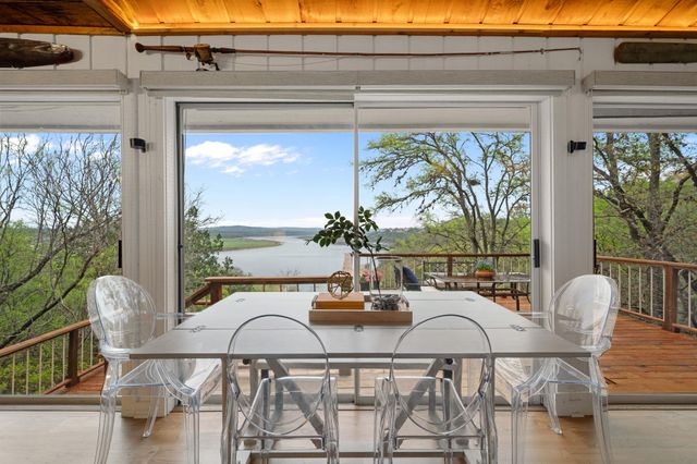 403 Coventry RD, Spicewood, TX 78669