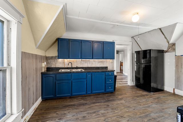 11 Pine Street, Franklin, NH 03235