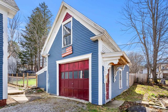 11 Pine Street, Franklin, NH 03235