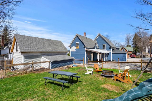 11 Pine Street, Franklin, NH 03235