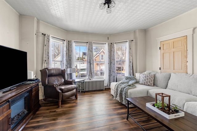 11 Pine Street, Franklin, NH 03235