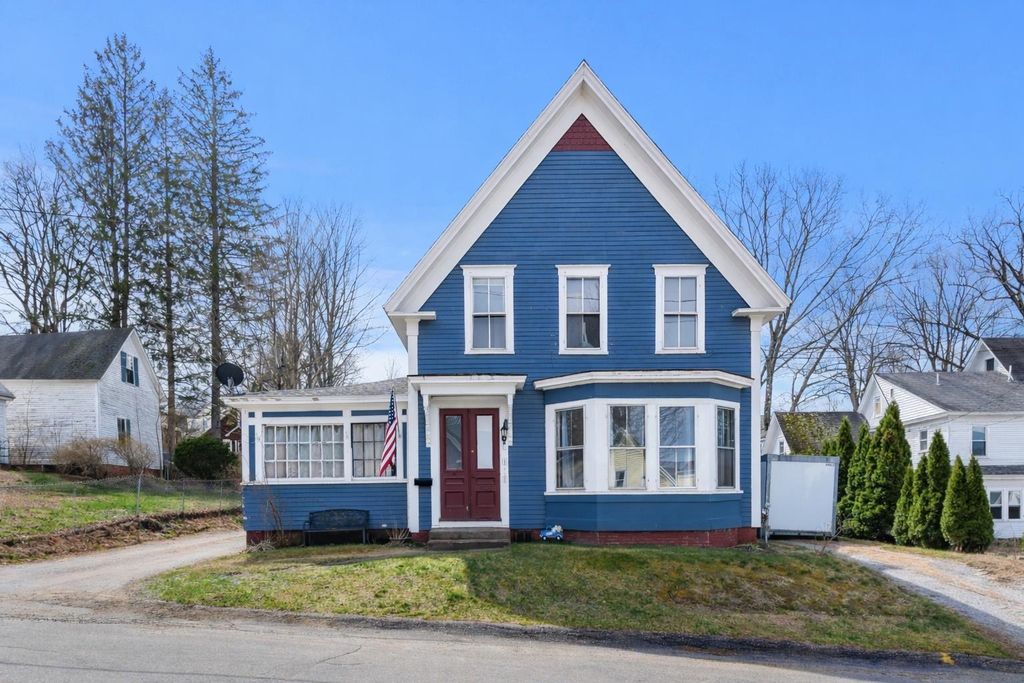 11 Pine Street, Franklin, NH 03235