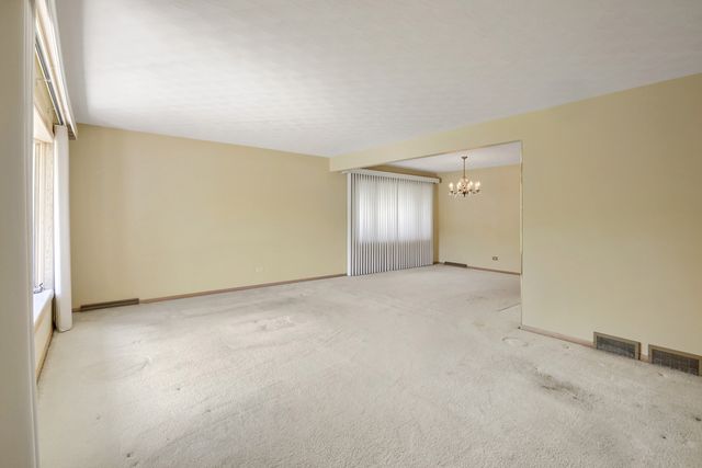 2630 Somerset Drive, Westchester, IL 60154