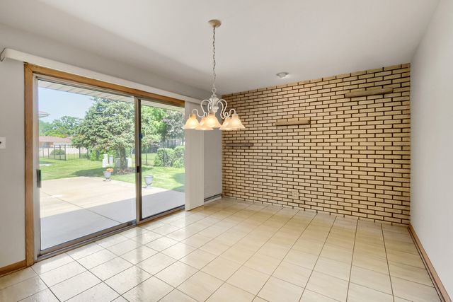 2630 Somerset Drive, Westchester, IL 60154