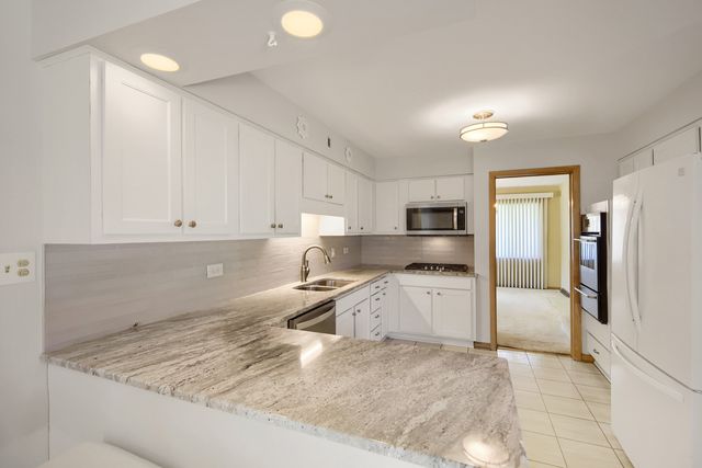 2630 Somerset Drive, Westchester, IL 60154