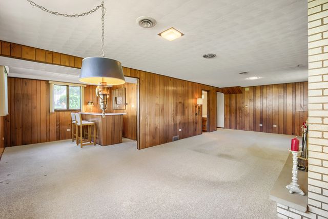 2630 Somerset Drive, Westchester, IL 60154