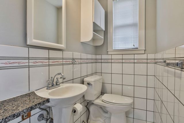 24 Austin St, Milton, MA 02186