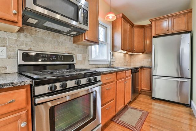 24 Austin St, Milton, MA 02186