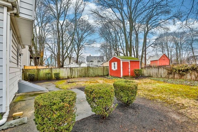 24 Austin St, Milton, MA 02186