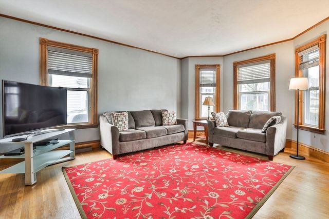 24 Austin St, Milton, MA 02186