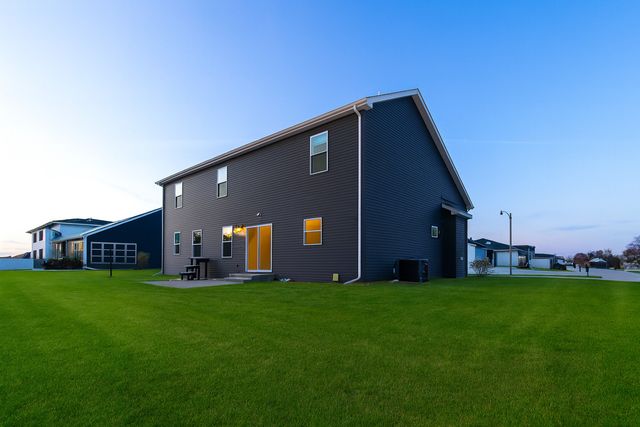 41 Brookstone Circle, Bloomington, IL 61704