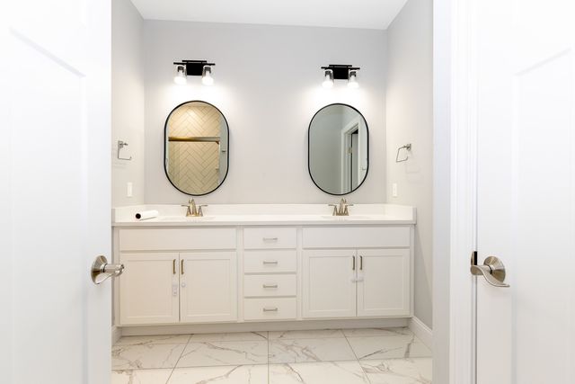 41 Brookstone Circle, Bloomington, IL 61704