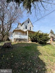 1312 LINCOLN AVE #APT 1, Prospect Park, PA 19076
